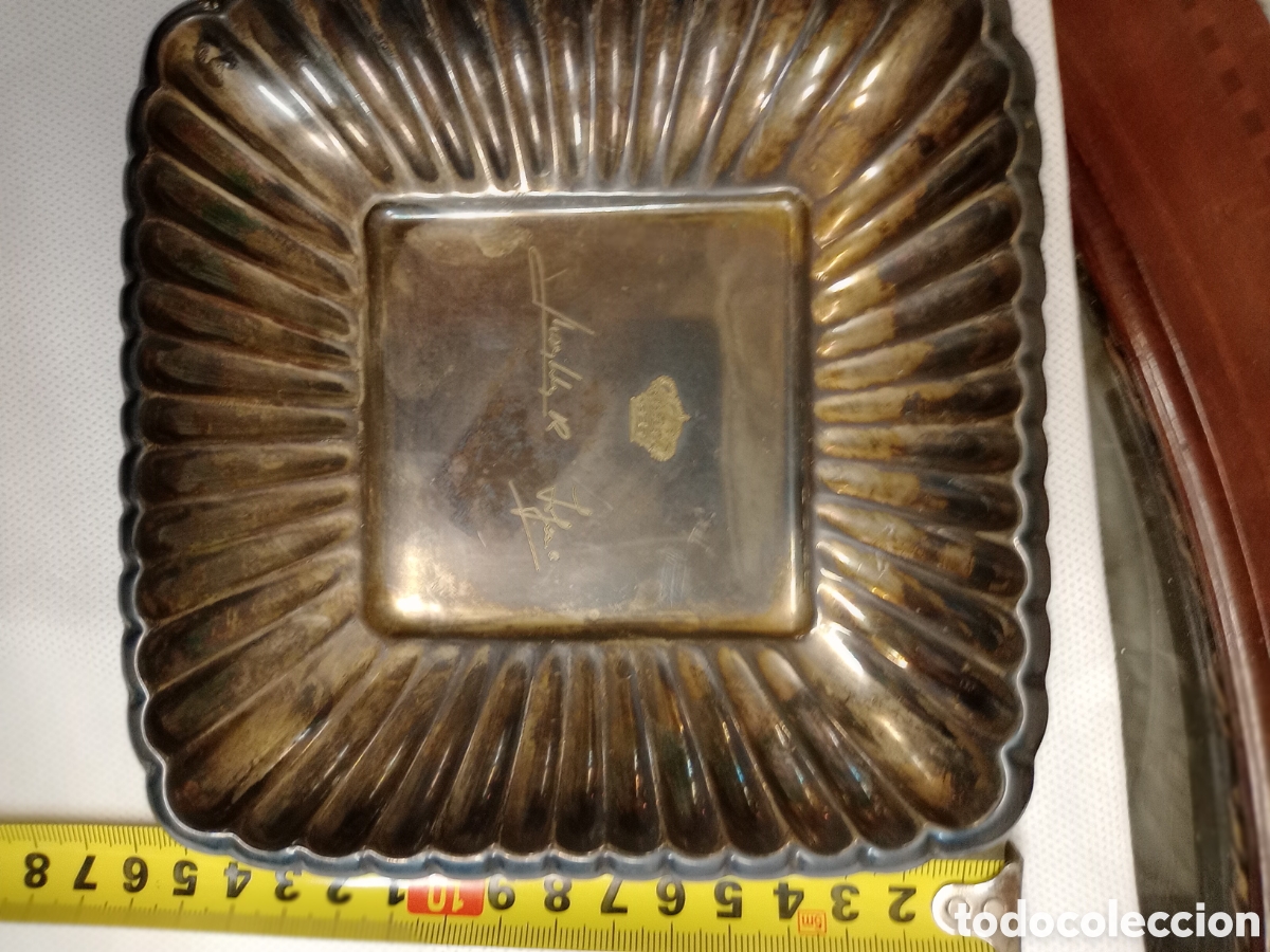 Antig&uuml;edades: Centro de plata con las firmas de los Reyes JC y Sof&iacute;a - Foto 1