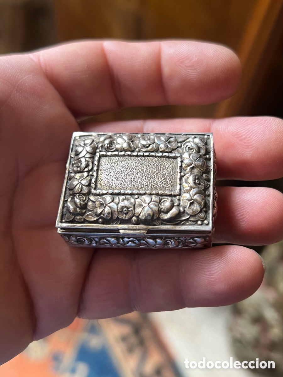 Antig&uuml;edades: Precioso caja pastillero en plata