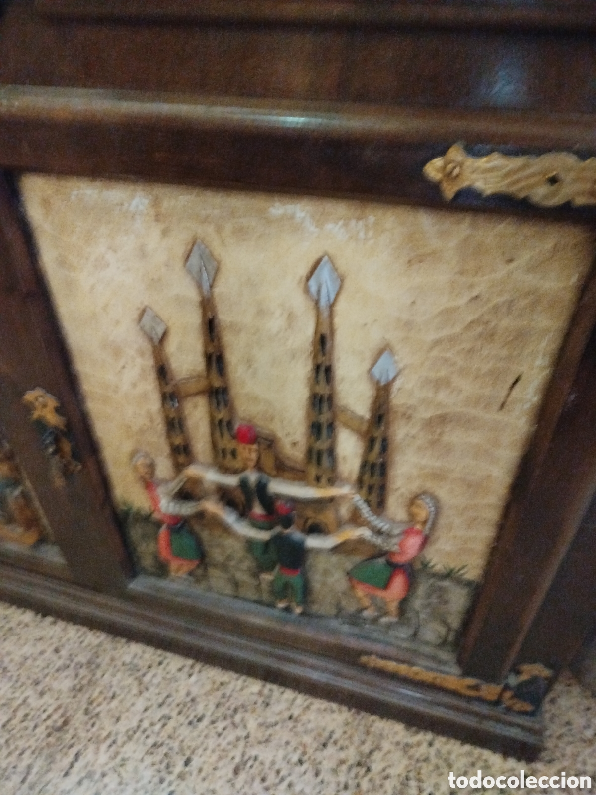Antig&uuml;edades: Taquill&oacute;n madera con relieves - Foto 4