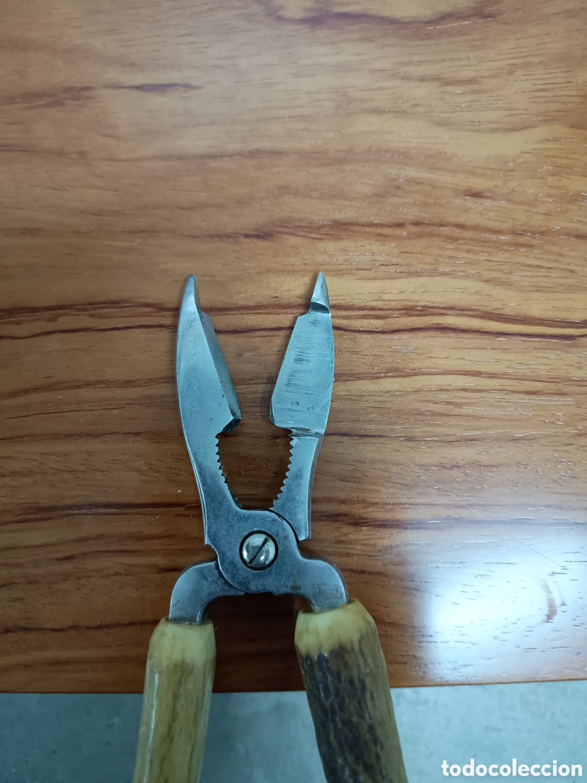Antig&uuml;edades: ALICATES CON MANDO DE ASTAS DE CIERVO - Foto 2