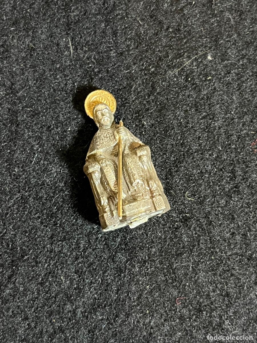Antiguidades: Figura Santiago Ap&oacute;stol sedente souvenir Compostela miniatura religiosa vintage