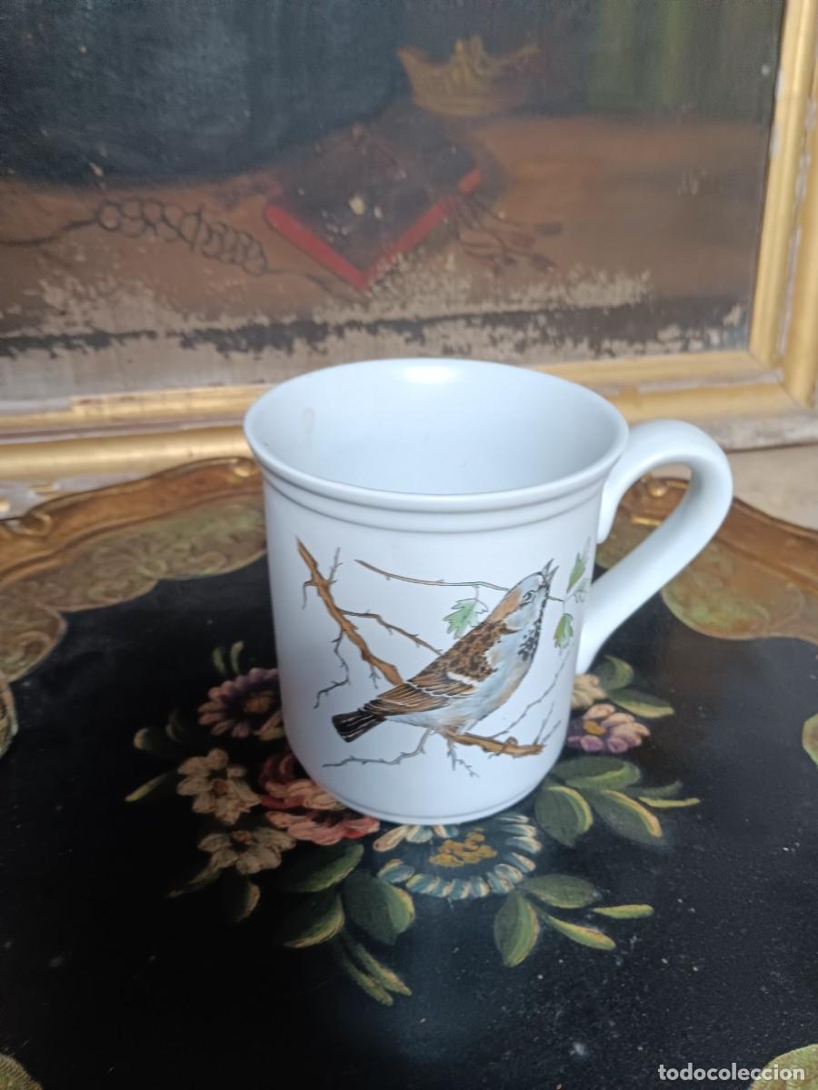 Antig&uuml;edades: taza es una pieza vintage de cer&aacute;mica con dise&ntilde;o de p&aacute;jaros de la marca espa&ntilde;ola Caf&eacute; Monky.Ide