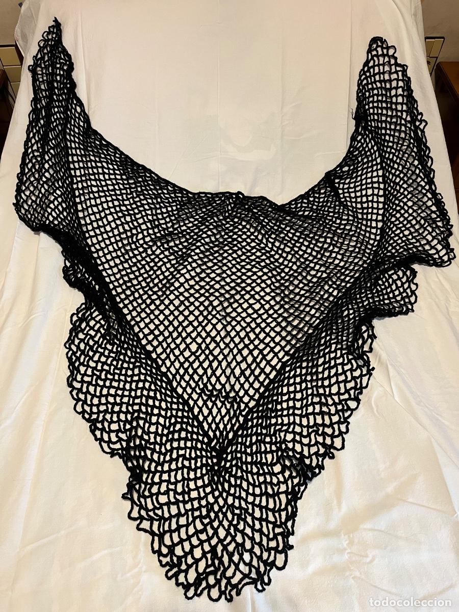 Antig&uuml;edades: Chal mantilla negra triangular ganchillo vintage Semana Santa luto toquilla tradicional