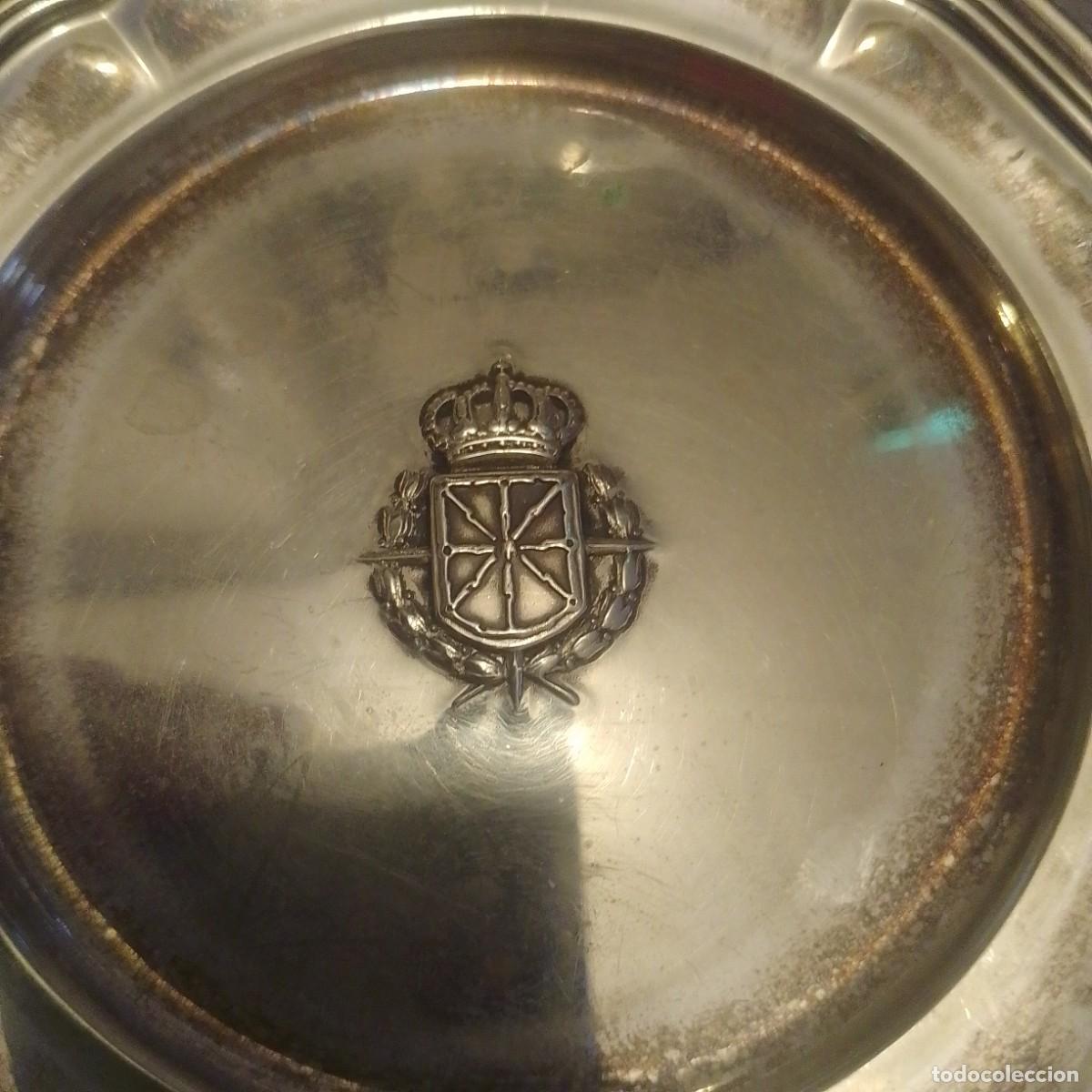 Antig&uuml;edades: Plato antiguo de Alpaca &rdquo;Escudo de Navarra&rdquo; - Foto 2