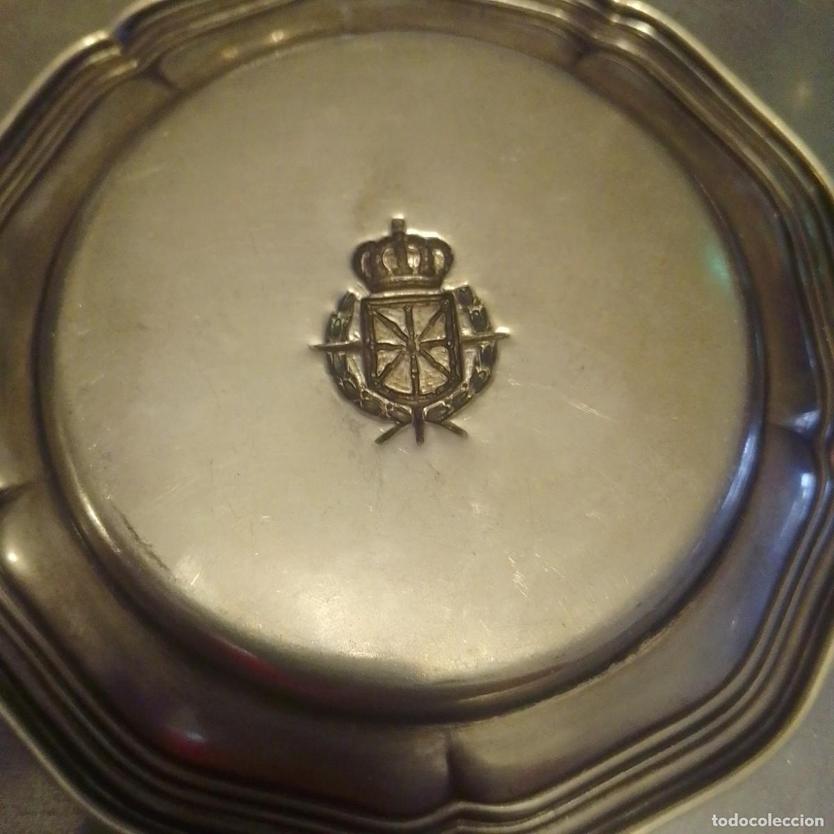Antig&uuml;edades: Plato antiguo de Alpaca &rdquo;Escudo de Navarra&rdquo; - Foto 4