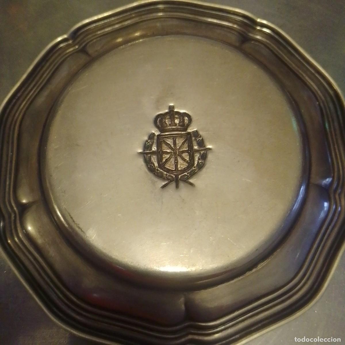 Antig&uuml;edades: Plato antiguo de Alpaca &rdquo;Escudo de Navarra&rdquo; - Foto 5
