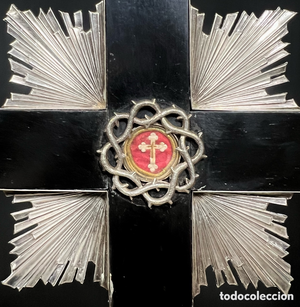 Antig&uuml;edades: Relicario Lignum Crucis con Aut&eacute;ntica. S.XIX