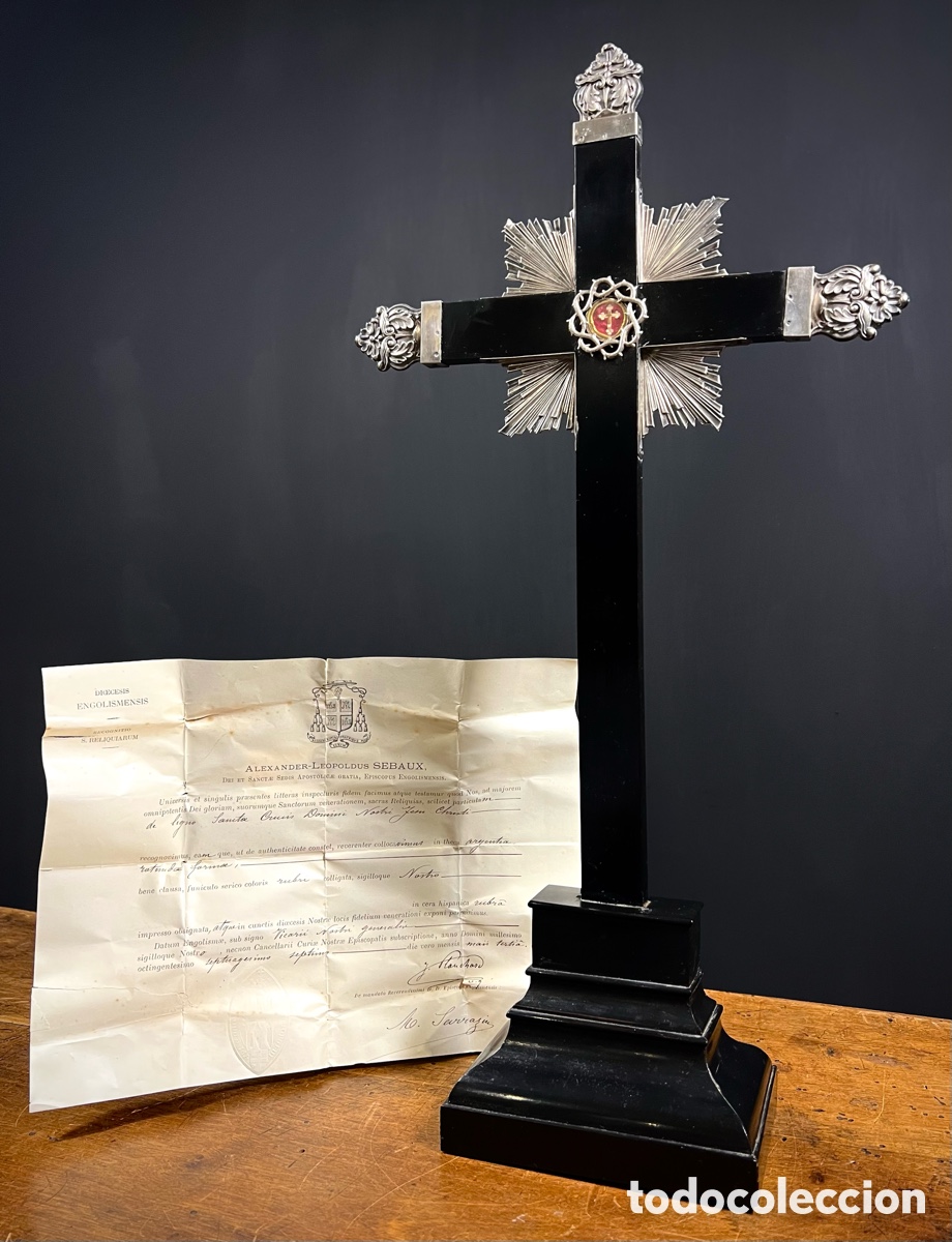 Antig&uuml;edades: Relicario Lignum Crucis con Aut&eacute;ntica. S.XIX