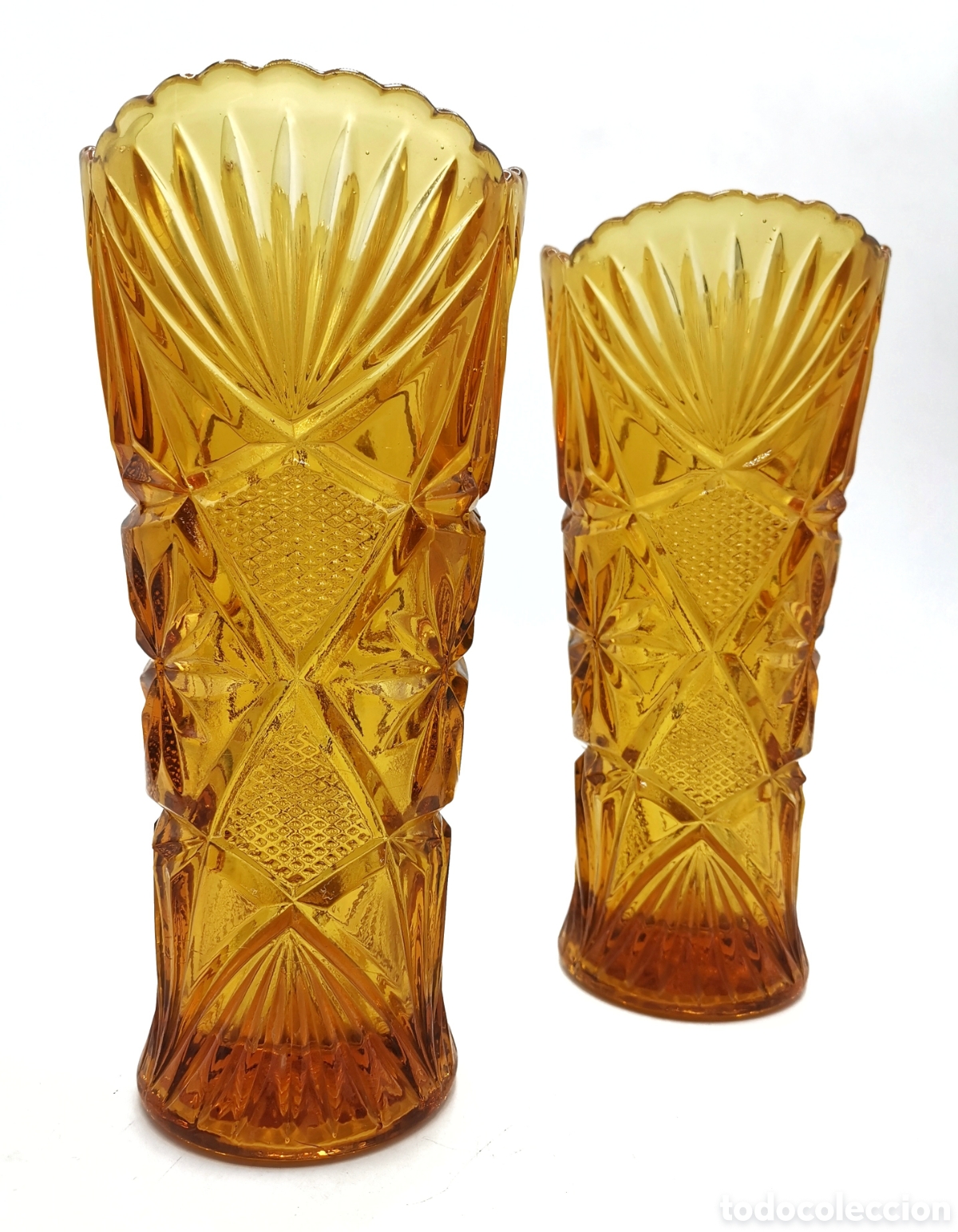 Oggetti Antichi: JARRONES ANTIGUOS &Aacute;MBAR DE CRISTAL LABRADO CON PRECIOSOS MOTIVOS DECORATIVOS