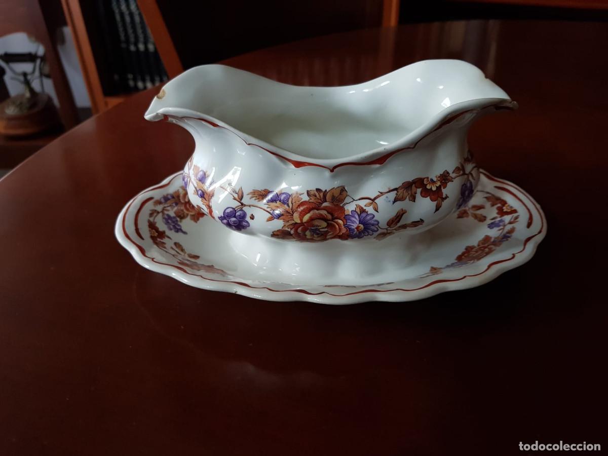Antig&uuml;edades: ANTIGUA SOPERA DE PORCELANA