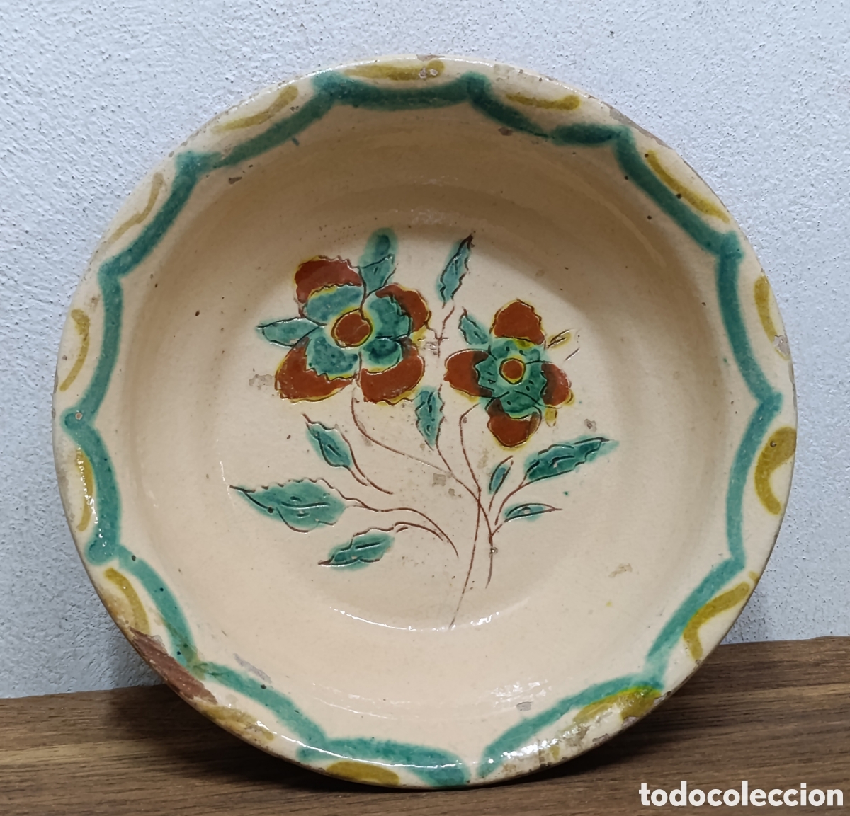 Antig&uuml;edades: MUY BONITO Y ANTIGUO LEBRILLO DE TERRACOTA ESMALTADA PORTUGUESA, SIGLO XIX.