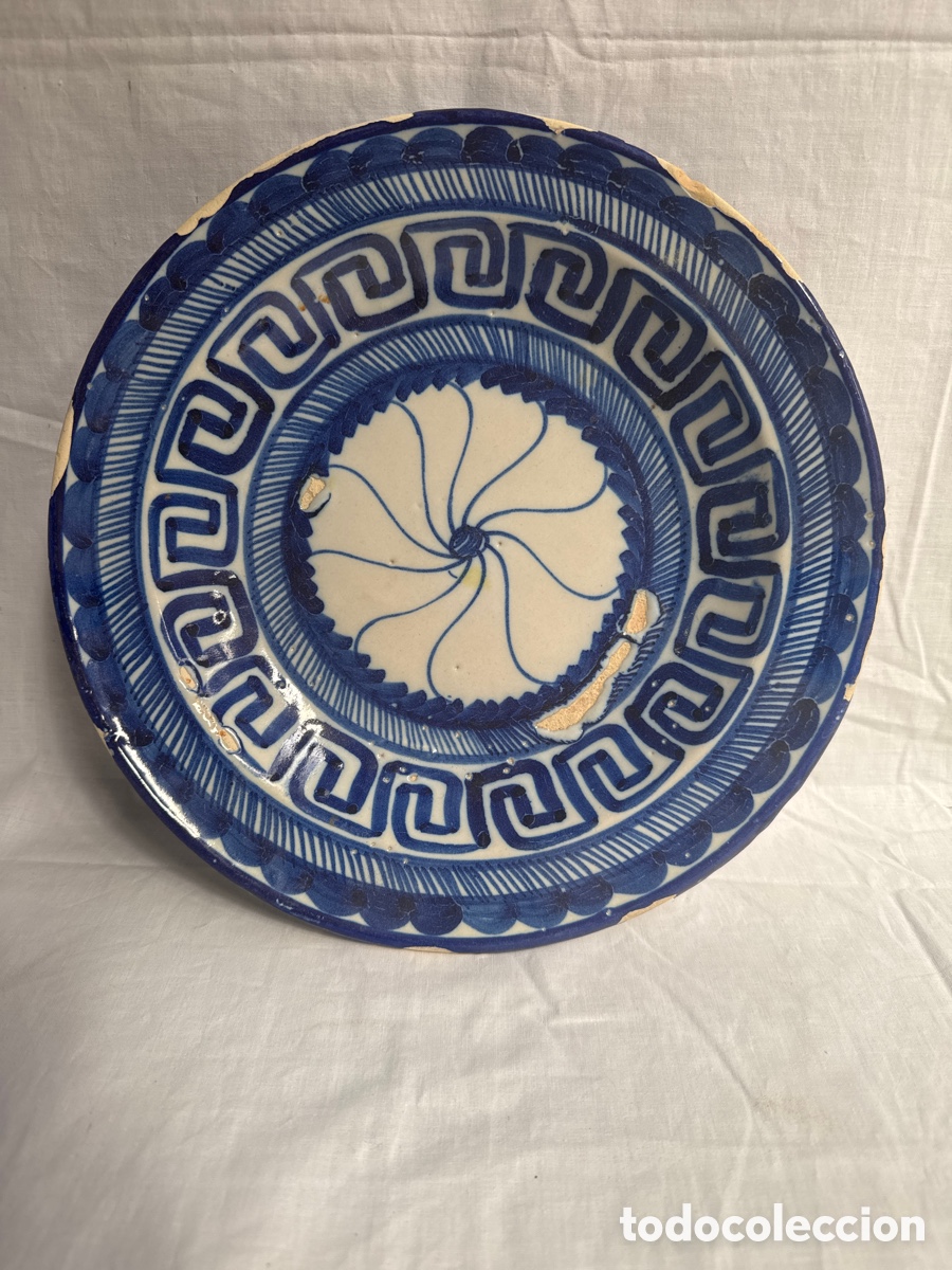 Antig&uuml;edades: Plato en cer&aacute;mica azul de Manises s XIX