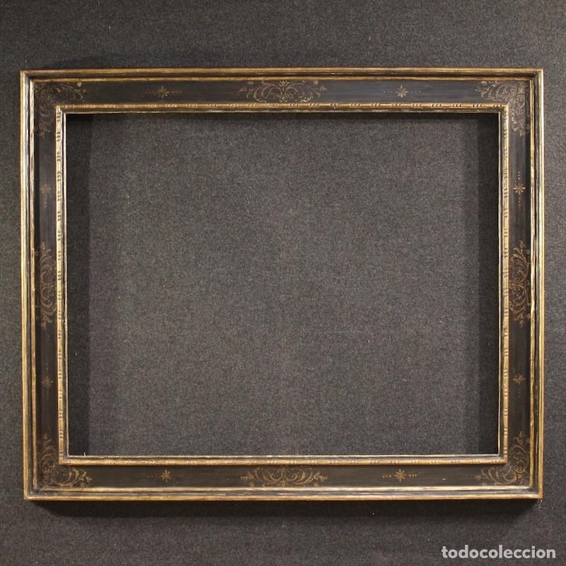 Antig&uuml;edades: Gran marco toscano lacado, pintado y dorado del siglo XX.
