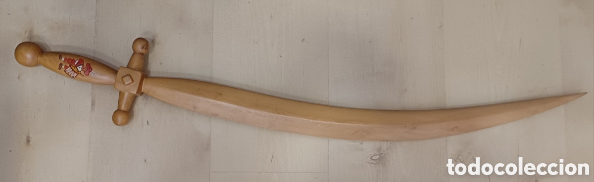 Antig&uuml;edades: PATUM BERGA ESPADA DE TALLA DE MADERA 90 CM