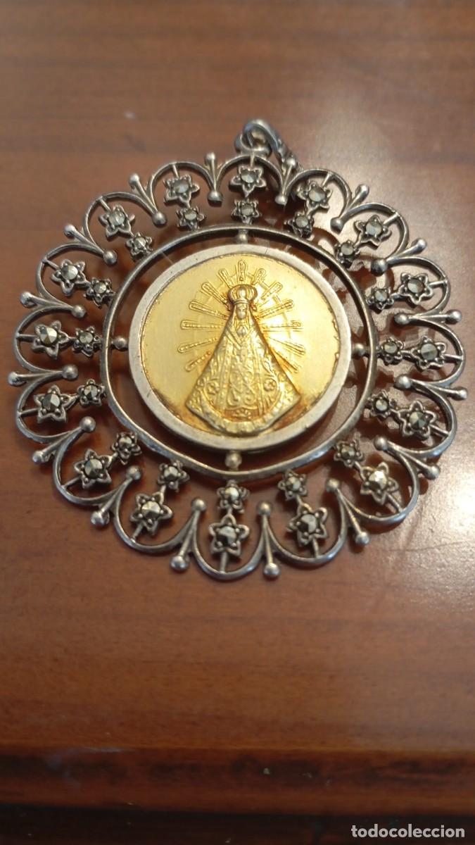 Oggetti Antichi: Medalla Devocional Virgen de Luj&aacute;n Plata (0.900), Oro (18 quilates) y Marquesitas
