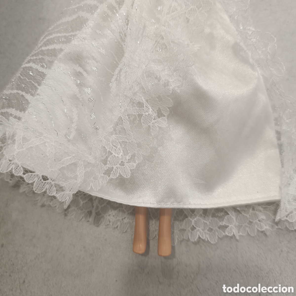 Antig&uuml;edades: Mu&ntilde;eca Barbie de gala. - Foto 6