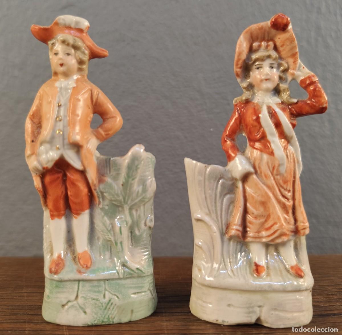 Antig&uuml;edades: Pareja de figuras de porcelana inglesa siglo XIX
