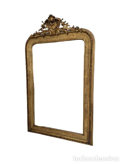 Antig&uuml;edades: Decorativo Espejo Isabelino - Madera y estuco Dorado en Pan de Oro - S. XIX - Espejo biselado