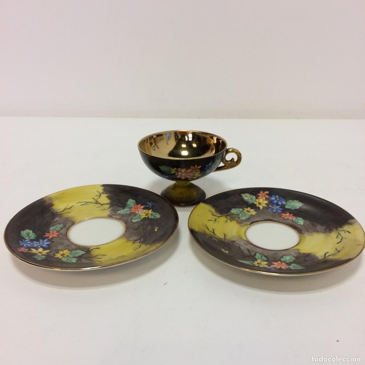 Oggetti Antichi: Lote de 2 Platos de Caf&eacute; y Taza, Pintados a mano - Bidasoa