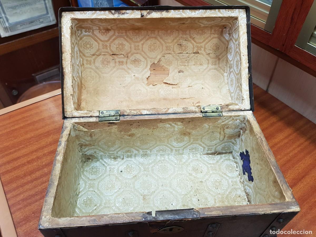 Antig&uuml;edades: ANTIGUO ARCON DE MADERA - Foto 6