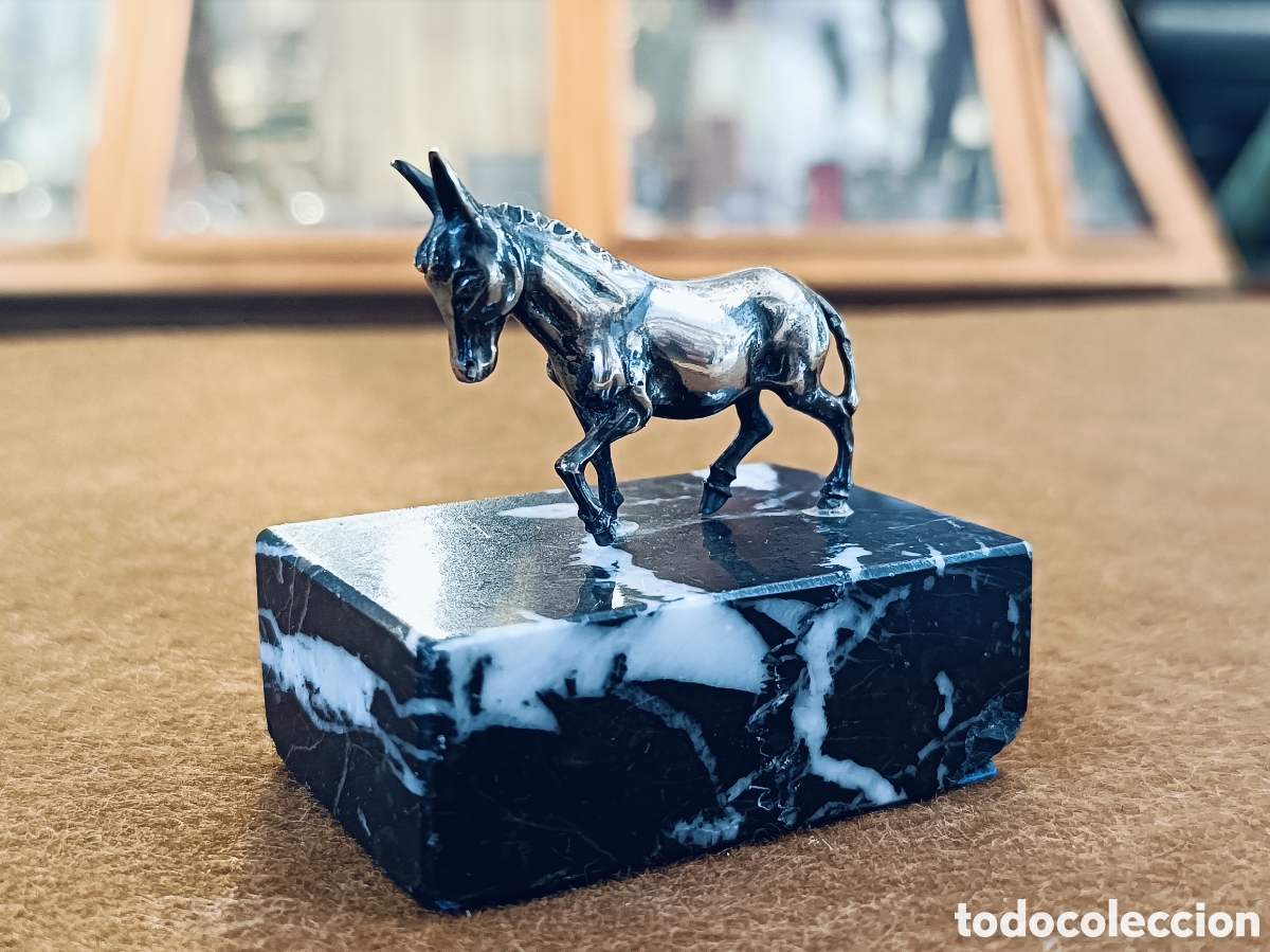 Antig&uuml;edades: FIGURA MINIATURA DE UN BURRO EN PLATA DE LEY CON BASE DE MARMOL