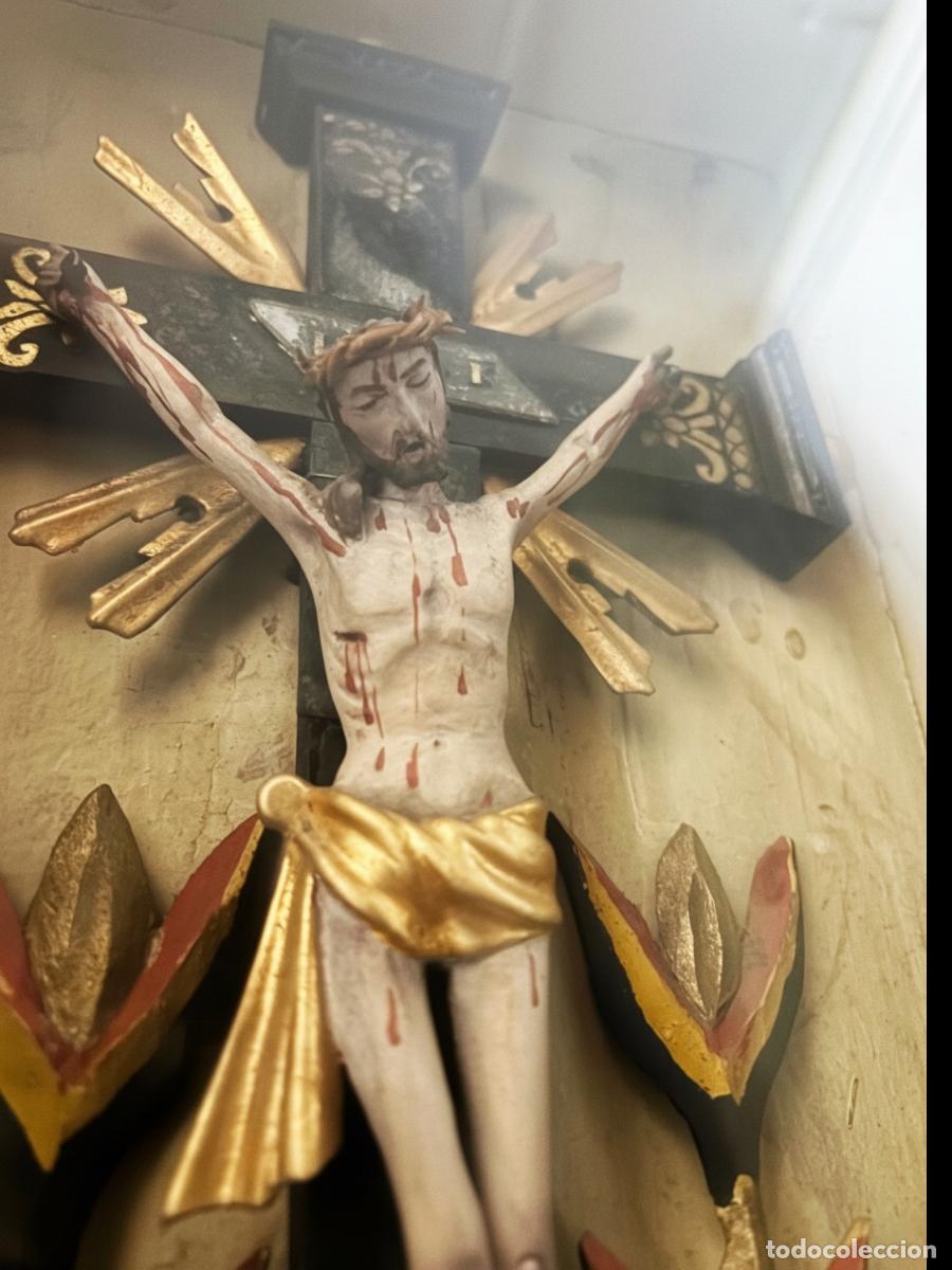 Antig&uuml;edades: Vitrina con crucificado de estilo Colonial - Foto 4