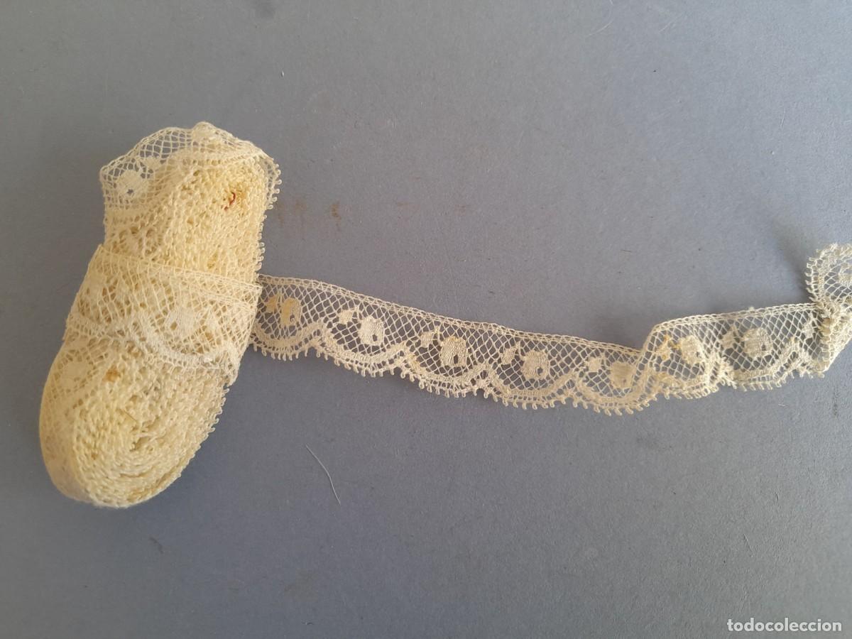 Antig&uuml;edades: pasamaneria: galon de encaje, 1,5cm aprox de ancho, 230cm aprox