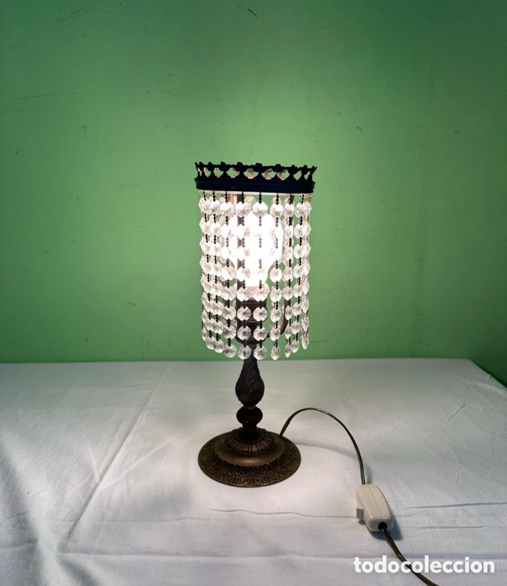 Antiquit&auml;ten: L&aacute;mpara de sobremesa vintage con l&aacute;grimas de cristal estilo cl&aacute;sico elegante.