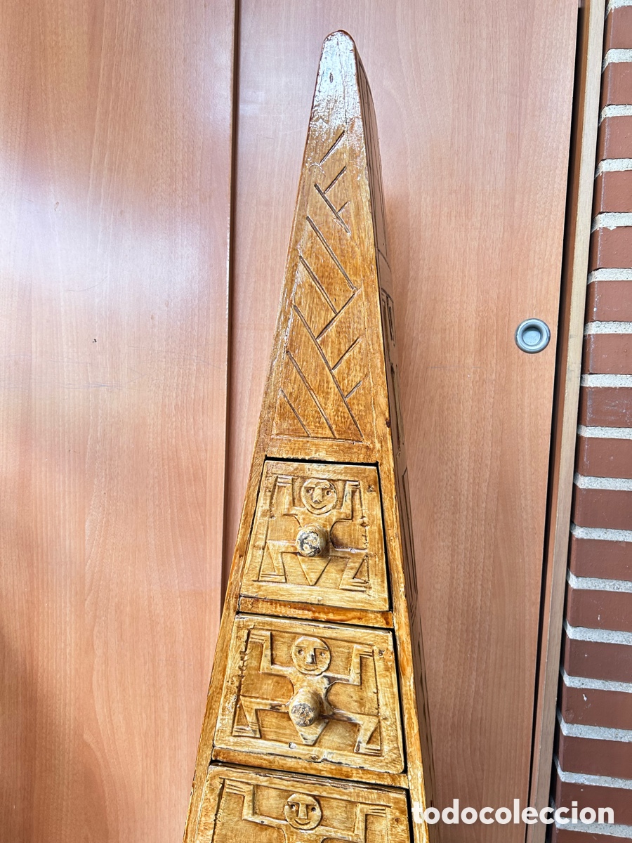Antig&uuml;edades: Mueble vintage en forma de pir&aacute;mide - Foto 3