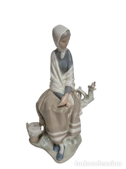 Antig&uuml;edades: Figura Porcelana Lladr&oacute; - &rdquo;Nueva Pastoreta&rdquo; - Ref 4576 - Escultor Fulgencio Garc&iacute;a - A&ntilde;os 1969-85