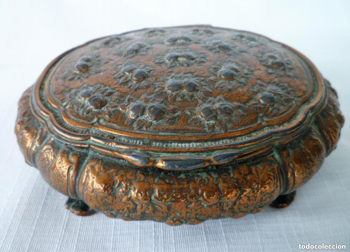 Antiguidades: ANTIGUO JOYERO OVALADO DE CALAMINA. S.XIX / XX MARCA BURSA