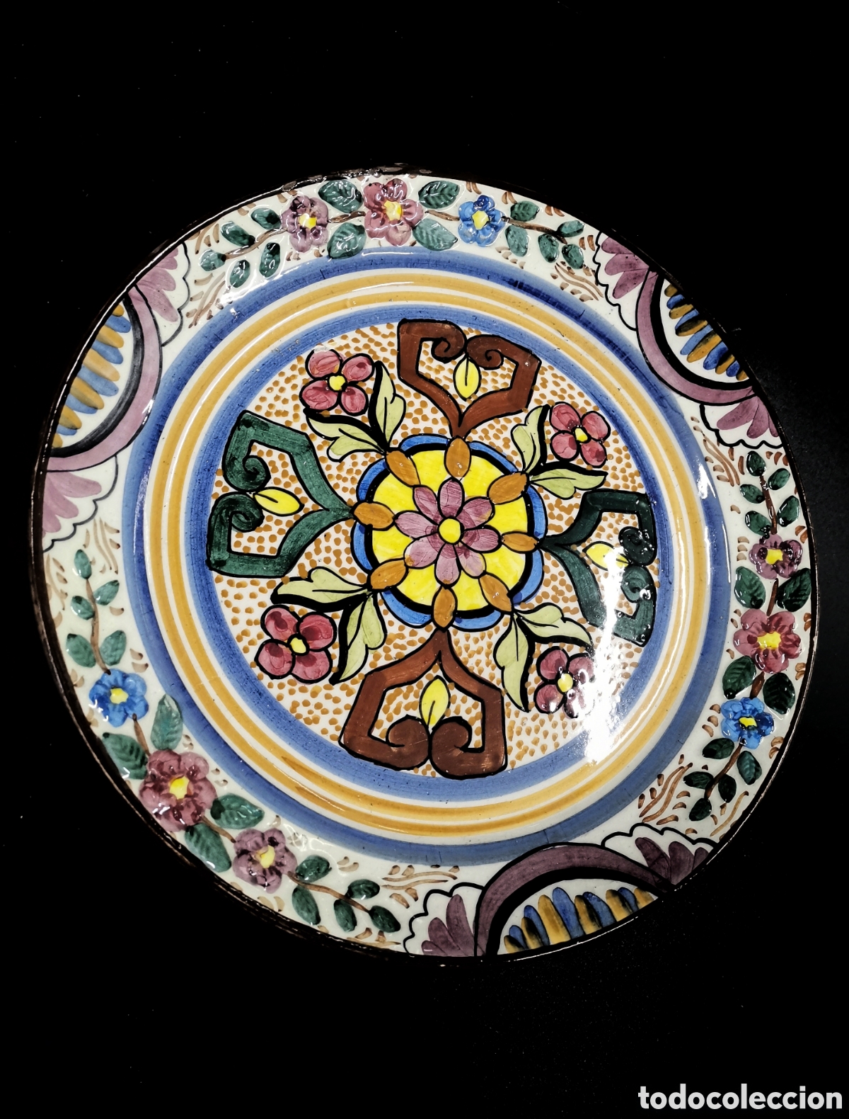 Antig&uuml;edades: PLATO DE CER&Aacute;MICA DE MANISES, DISE&Ntilde;O FLORAL VIBRANTE DETALLADO