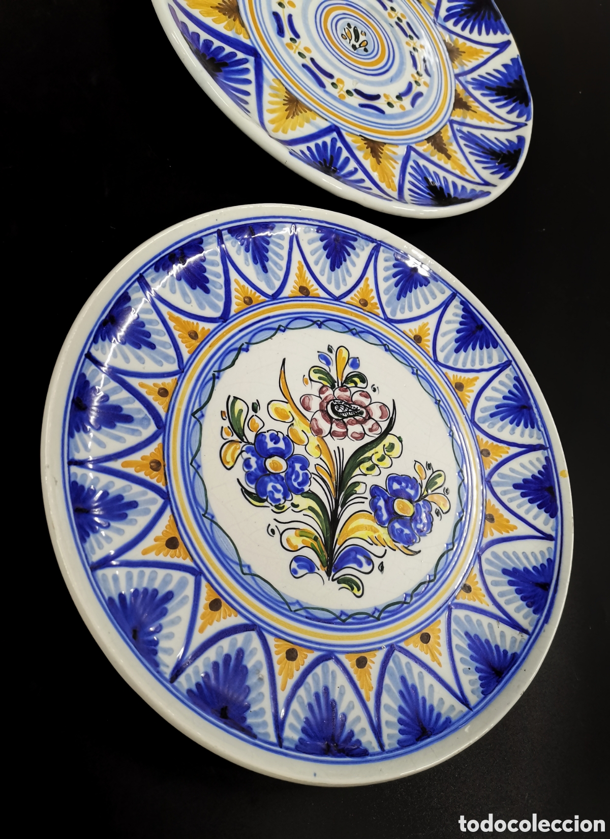 Antig&uuml;edades: PAREJA DE PLATOS GM CER&Aacute;MICA DE TALAVERA, C. DEL TAJO