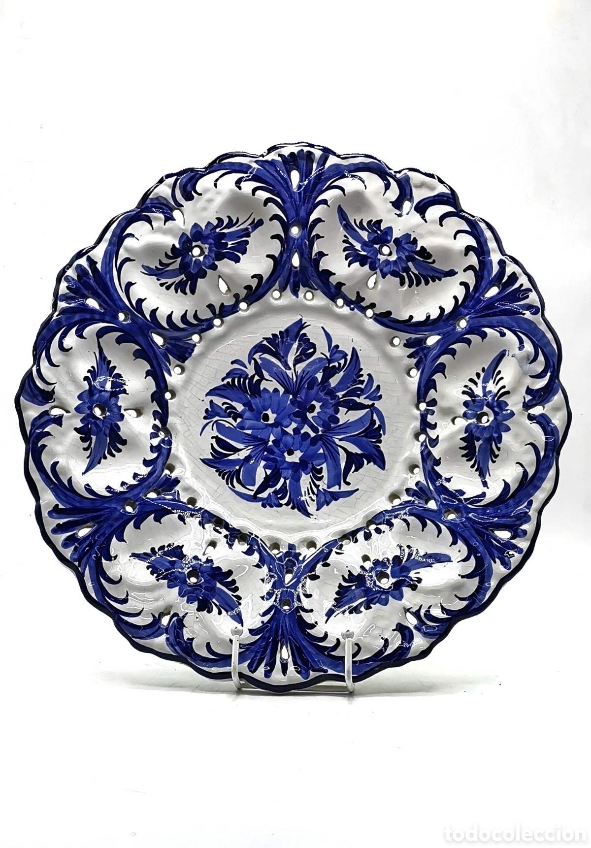 Antiguidades: GRAN PLATO 38CM. CER&Aacute;MICA DE PORTUGAL PINTADO A MANO CON BONITOS MO DECORATIVOS FLORALES