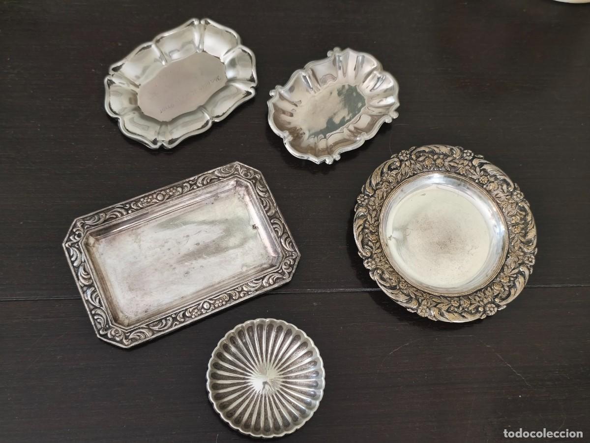 Antig&uuml;edades: 5 bandejitas plateadas. - Foto 1