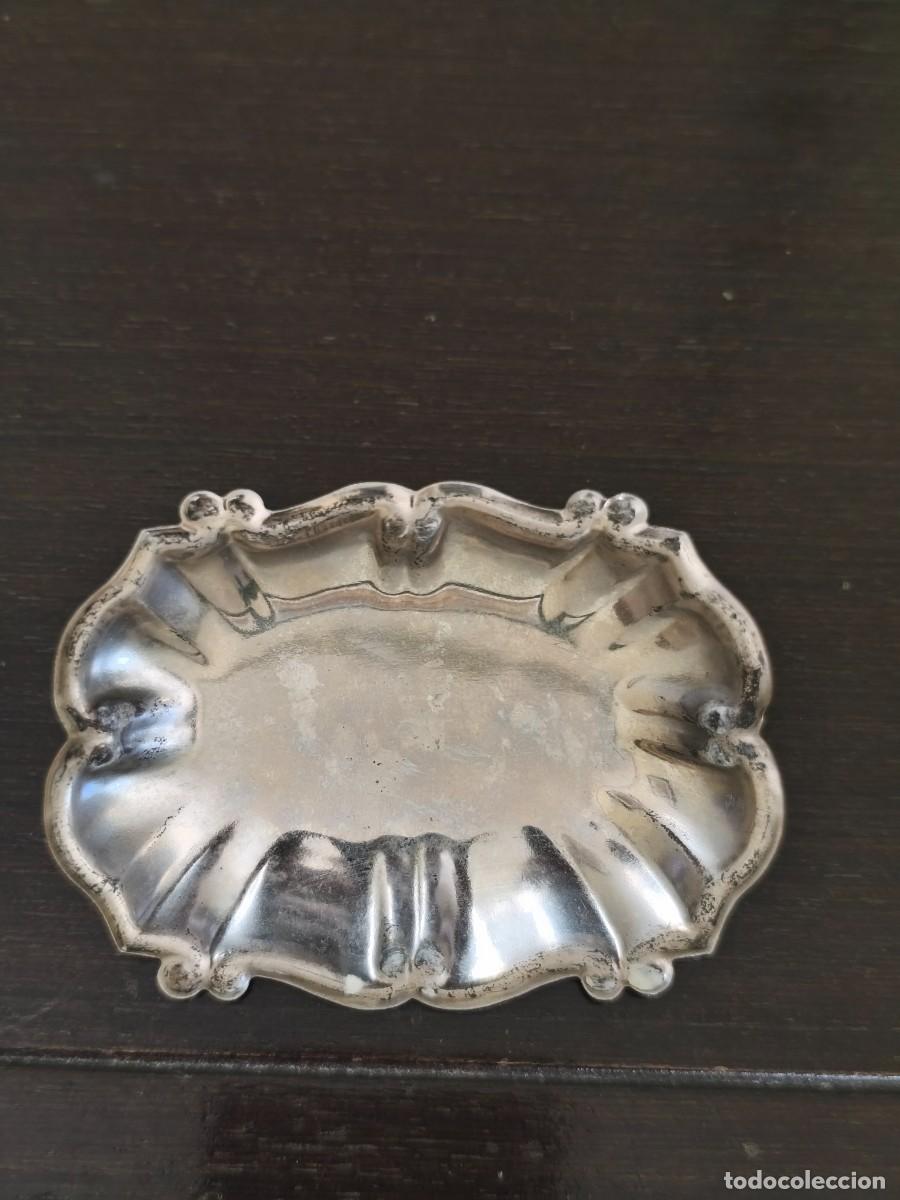 Antig&uuml;edades: 5 bandejitas plateadas. - Foto 5