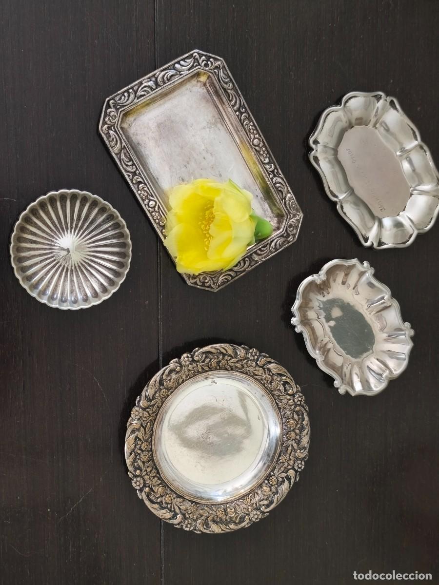 Antig&uuml;edades: 5 bandejitas plateadas. - Foto 17