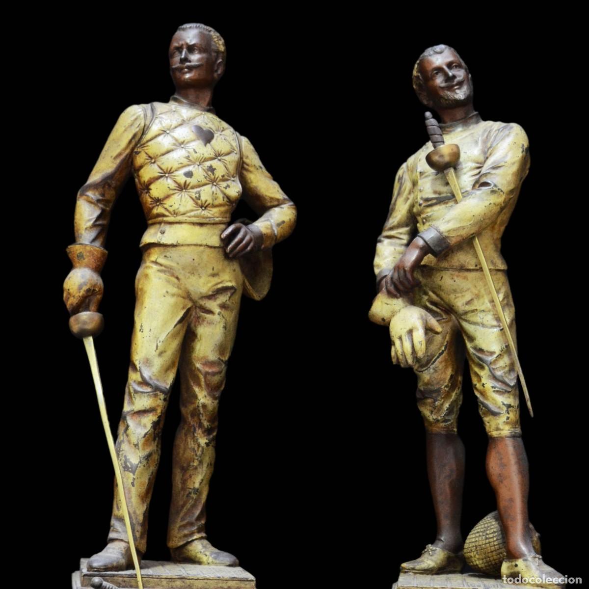 Antig&uuml;edades: LES SABREURS, FIGURAS CALAMINA PATINA COMBINADA, FIRMADO L RAPHAEL, LOS ESPADACHINES