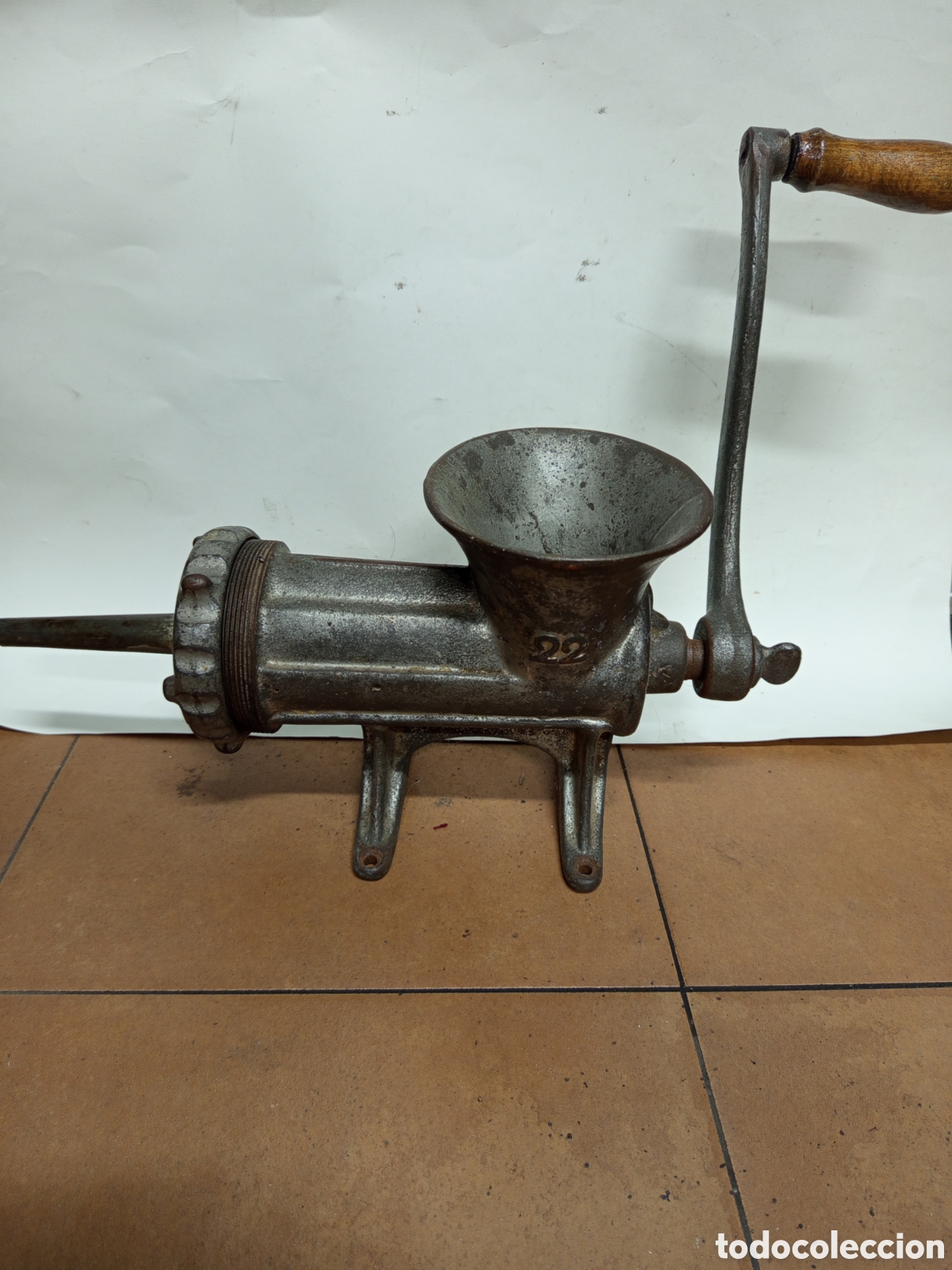 Antig&uuml;edades: Picadora antigua Elma 22