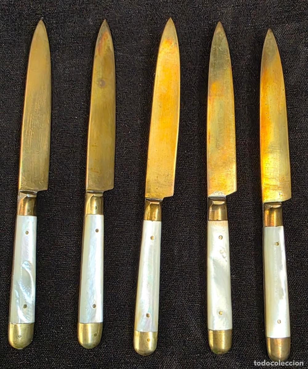 Antig&uuml;edades: Juego de 5 Cuchillos Vintage con Mango N&aacute;car y Lat&oacute;n &ndash; Cubiertos Antiguos 17 cm