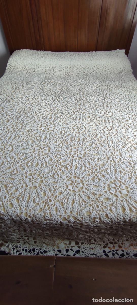 Antig&uuml;edades: ANTIGUA COLCHA DE CROCHET DE HILO DE ALGODON HECHA A MANO. 200 x 200.