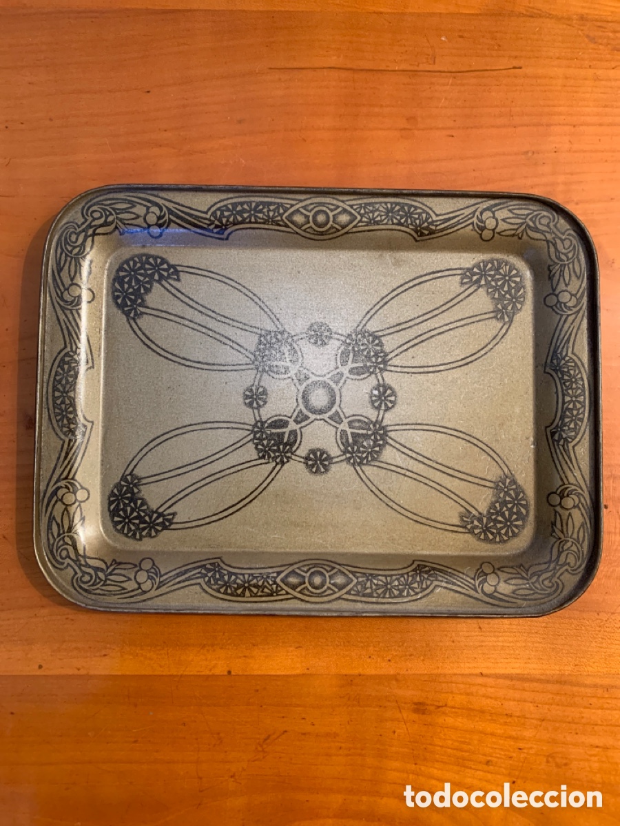 Antig&uuml;edades: Bandeja de metal modernista