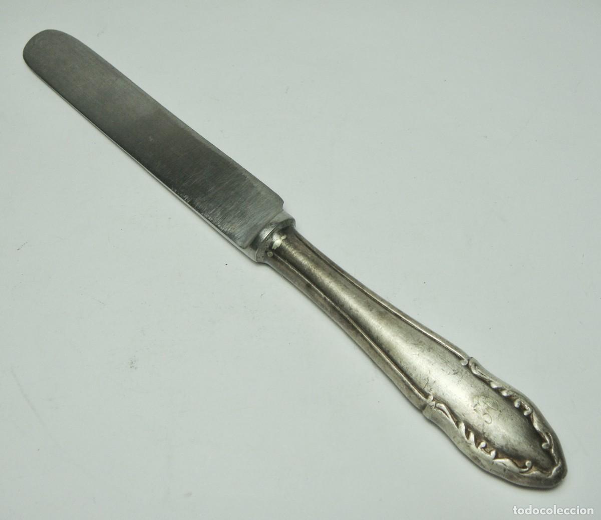 Antig&uuml;edades: Cuchillo antiguo con mango de plata cincelada &middot; ca. 1900&ndash;1930