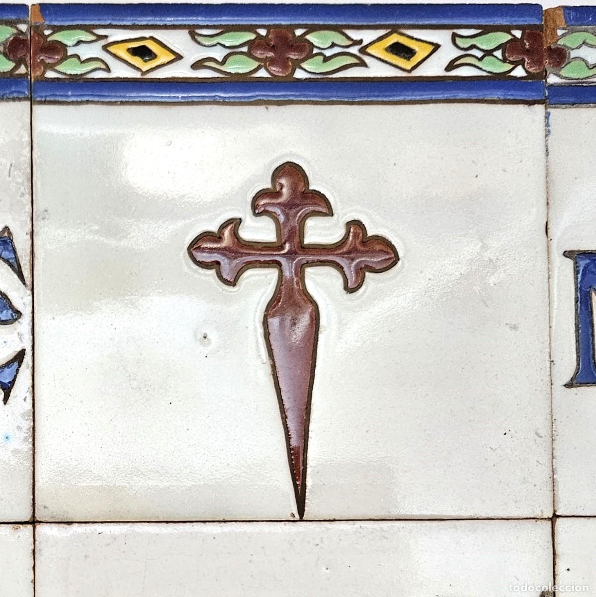 Antiguidades: MURAL MODERNISTA-AZULEJOS ESMALTADOS-CUERDA SECA-PPIO 1900-JOSE MENSAQUE SEVILLA-CRUZ-CALLE-NUMERO