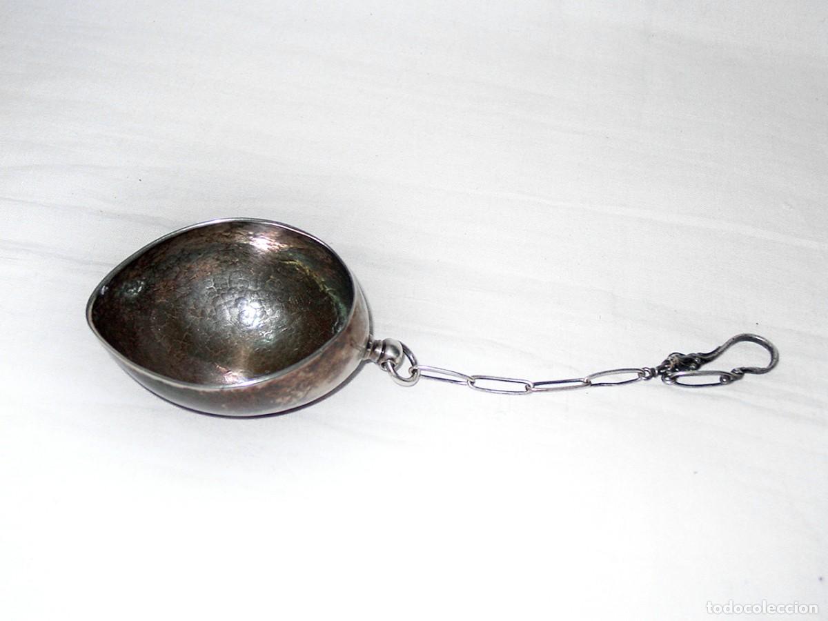 Antig&uuml;edades: SIGLO XIX-COPA NAUTILUS-TASTEVIN-COLLAR SUMILLER-AGUAMANIL-CONCHA BAUTISMAL-CONCHA DE PLATA Y CADENA