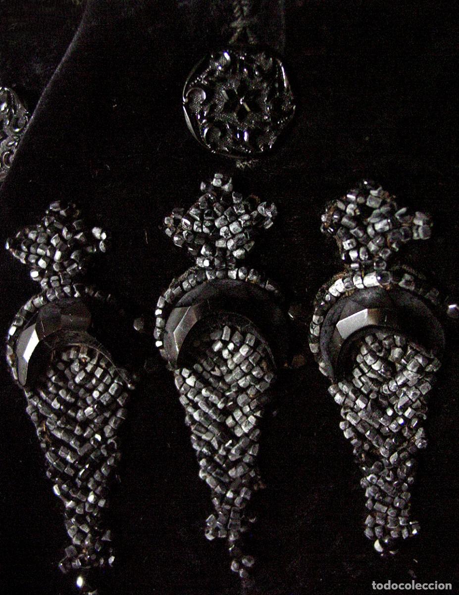 Antig&uuml;edades: SIGLO XIX-CHAQUETA-CUERPO-TRAJE-TERCIOPELO HILO ENCAJE-BOTONADURA AZABACHE BOTONES FILIGRANAS-LUNA