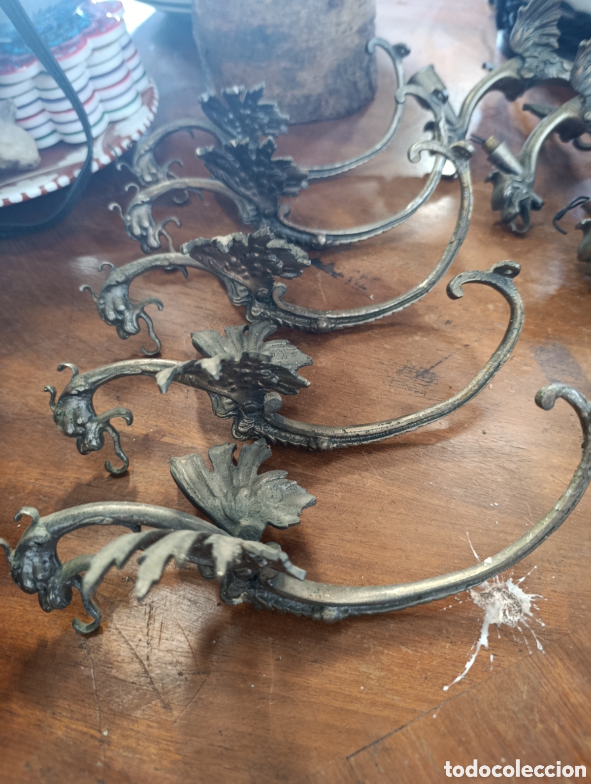 Antig&uuml;edades: Lote de 6 dragones o gargolas perchas o decoraci&oacute;n.