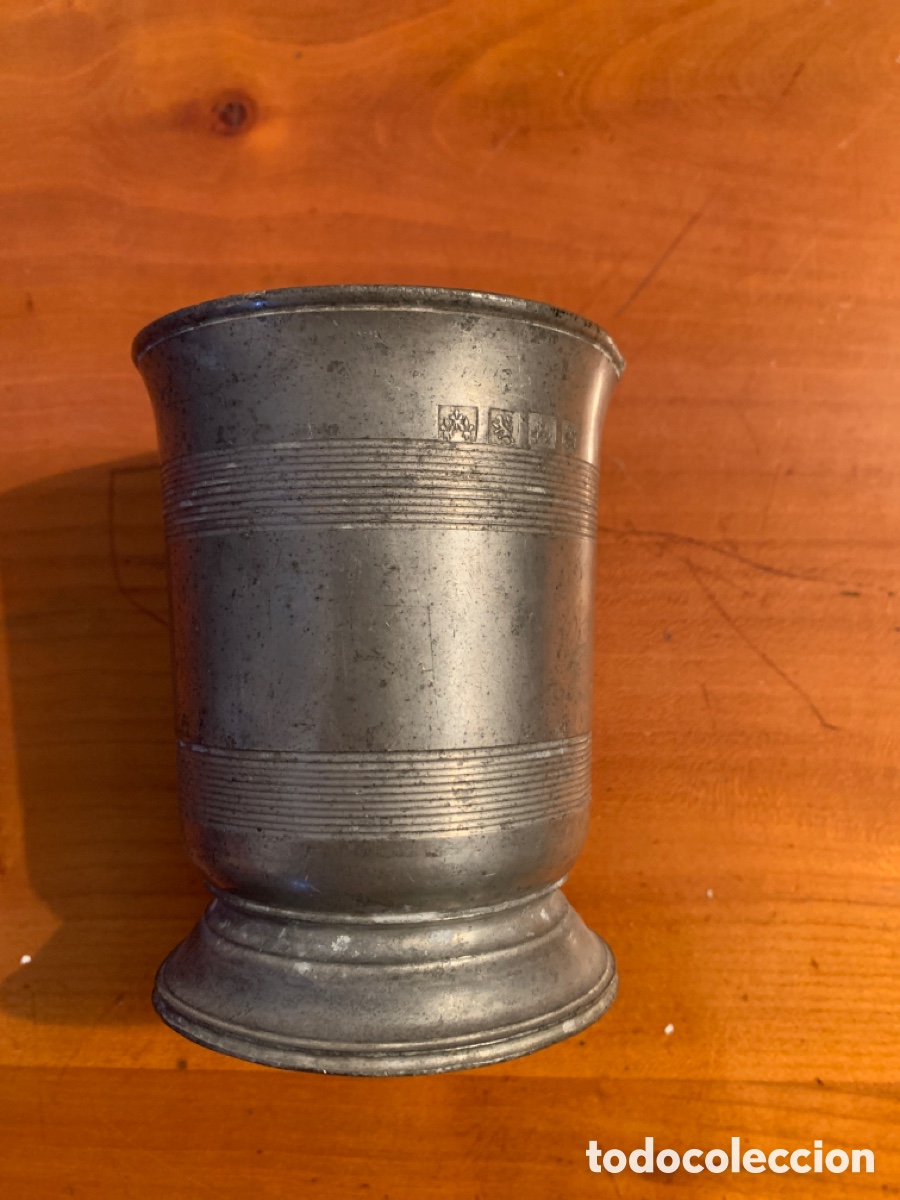 Antig&uuml;edades: Vaso de esta&ntilde;o ingles