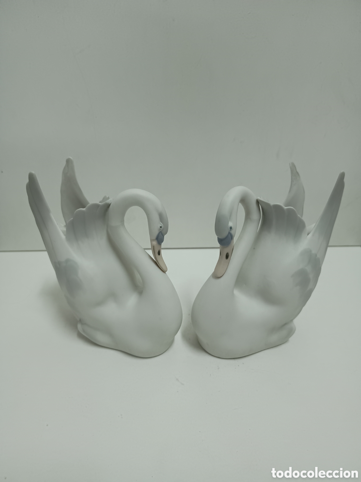 Antiques: 2 FIGURAS DE CISNES DE PORCELANA ESPA&Ntilde;OLA - 15cm