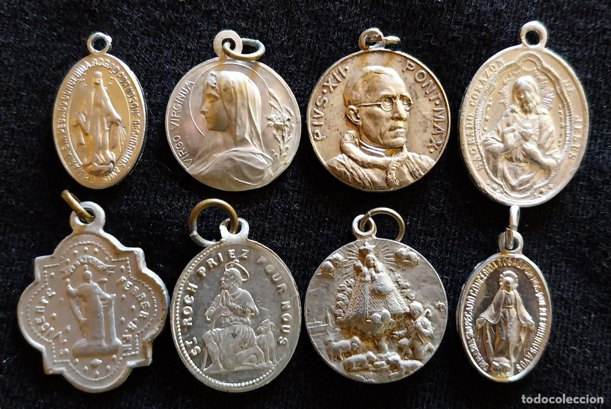 Antiques: Lote de medallas religiosas del s. XX.